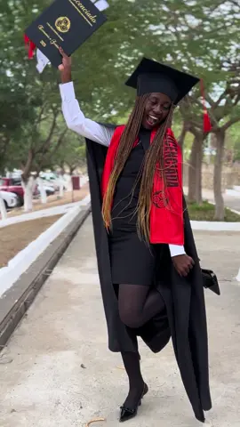 Graduation transition, graduation outfits  #graduation #graduation2025 #graduetionday🎓 #graduação #graduaçao2025 #tiktokviral #formatura #goviral #modafeminina #videoviral #outfit #graduationoutfits #graduationoutfitideas 