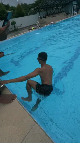 Ijin masih pemula 🧌#CapCut #casistnipolri #trending#renang #masukberandaviral #trentiktok #binsik #RBM #pejuangmasadepan #fyppppppppppppppppppppppp #