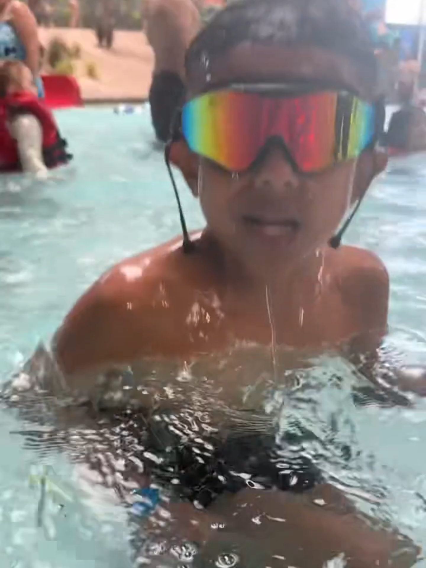 Click the link below to grab yours! Sizes are going fast ✨ #swim #swimming #swimgoggles #kidsgoggles #gogglesforkids