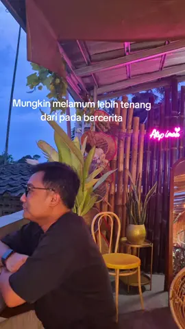 Lebih tenang lagi klo udah kenyang...  #anaksenja #atapimah 
