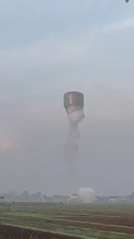 demmm #tradisibalonlebaranponorogo #balonudaratrenggalek #balonudaratrenggalek 