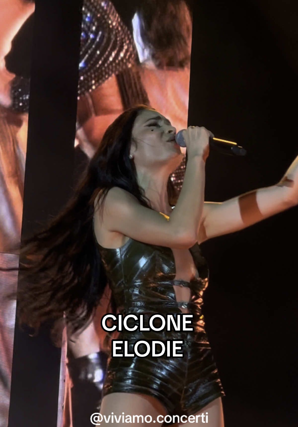 CICLONE 🤍 @ELODIE  #ciclone #elodie #stadiodiegoarmandomaradona #napoli #singer #song #show #music #rome#concert #fyp #foryoupage #live #viral #fyp #foryoupage 