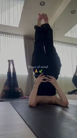Peace, peace, peace. I know it possible. 🍃💚  #andareserva #yoga #flow 