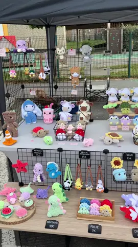 Prépare avec moi mon stand pour la journée 🧸✨ #crochet #pelucheencrochet #crochetersoftiktok #crochetaddict #amigurumi #plushies #peluches 