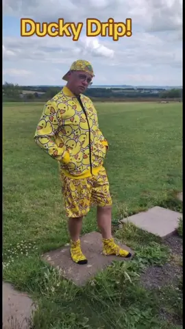 got my new duck drip on and ready to flaunt it 🤣 #duck #duck #clothes #drip #rubberduck #rubberducky #fashion #style #catwalk #cutiepie