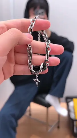 Missu Wrapped Chain Star Bracelet✨ #missujewelryph #missujewelry #menfashion #missu #fyp #fypシ゚ #viral #braceletformen #starbracelet #bracelet #menbracelet 