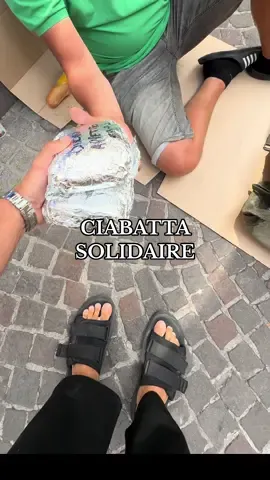 CIABATTA SOLIDAIRE | Aujourd’hui fratello, on fait une ciabatta pour une personne dans le besoin 😇🙏🏽 Crema Burrata e Basilico, Rucola, Pomodoro, Mozzarella e Prosciutto Crudo 🥪🇮🇹 Comme vous le savez, mes ciabatta ne sont pas forcément consommé par moi même, ou par les personnes de ma famille. Alors aujourd’hui, j’ai décidé de vous montrer ce que j’en fait quand ce ne sont pas eux qui les mange, et honnêtement ils en ont plus besoin que nous, que dieu vienne en aide a toutes les personnes dans le besoin et à tout les autres aussi bien sur, ciaooo fratm, prenez soin de vous 🙏🏽❤️ #sandwich #wasted #FoodTok #fyp #pray #god #gift #cadeau #offrir #sansabris #besoin #solidaire #ciabatta #panini #offers #regalo #fratello #solidarity #humanity #human #peoples #respect #amor #lover #help #aide #ciabatta #luca #street #FoodTok #tiktokfrance #work #italia #italianfood #italiano #france #italy #italia #cuore #asmr #Recipe #ham #friends #rue #sansabris #besoin #need #amore #giftideas #amour #mode #outfit #bags #pourtoii #edit #aide #tik_tok #wastefood #pasta #cuisine #restaurant #loveyourself #is #you #yourpage #bestvideo #viralvideos #videostar #star #don 
