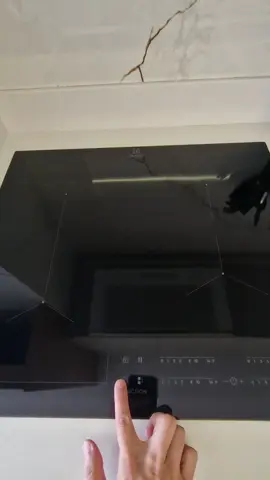 Cozinhar ficou muito mais prático e moderno com o cooktop de indução Electrolux IE60P! Rápido no preparo, fácil de limpar e com um design que valoriza qualquer cozinha 😍 Sem chamas, sem bagunça… só tecnologia e eficiência! Se você gostou, clique no link nos comentários! @Shopee Brasil @Electrolux Brasil  #Electrolux #CooktopDeInducao #IE60P #CozinhaModerna #DesignFuncional #TecnologiaNaCozinha #DicaDeCasa #CozinhaClean #Eletrodomésticos #CasaOrganizada #TiktokCasa #LarDoceLar 