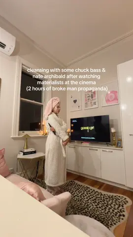 always choose the rich man 💅🏼 #materialists #materialistsmovie #comedy #satire #gossipgirl #netflix #girlythings 