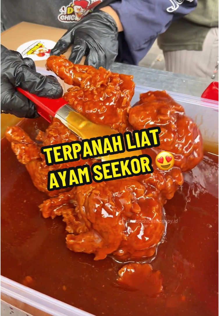 Ku terpanah liat ayam satu ekor yamg melimpah saos barbeque spicy 😍 Untuk pengaduan atas ketidak nyamanan pelanggan lebih lanjut bisa hubungi customer care kami 0852-8008-9430 📍Ruko Citralake sawangan depok, Tepatnya di belakang Farmers 🥰 Harga : mulai dari 65-75 Ribuan 😍 #bisnis #bisnisrumahan #bisnisanakmuda #bisniskulinerkekinian #bisnismodalkecil #franchise #ideusaha #kemitraan #kemitraanindonesia #kemitraankuliner #kuliner #peluangusaha #dcelupchickencrispy #ayamcrispy 