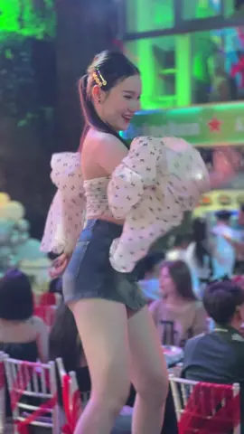 Áo trắng có làm anh lo lắng #suonmuoiot171thoaingochau #gaixinh #quaytrend #xuhuong #xuhuong2025 