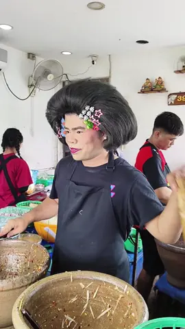 ส้มตำในตำนาน ไม่ต้องพิมพ์เยอะ แค่บอกชื่อ ‘เจ๊ต๊อกแต๊ก’ คนก็รู้ว่าแซ่บแค่ไหน!