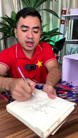 89k cả thùng 100 cây bút bi nước mix màu tự do mực ra đều dùng thoải mái 2-3 năm luôn ạ