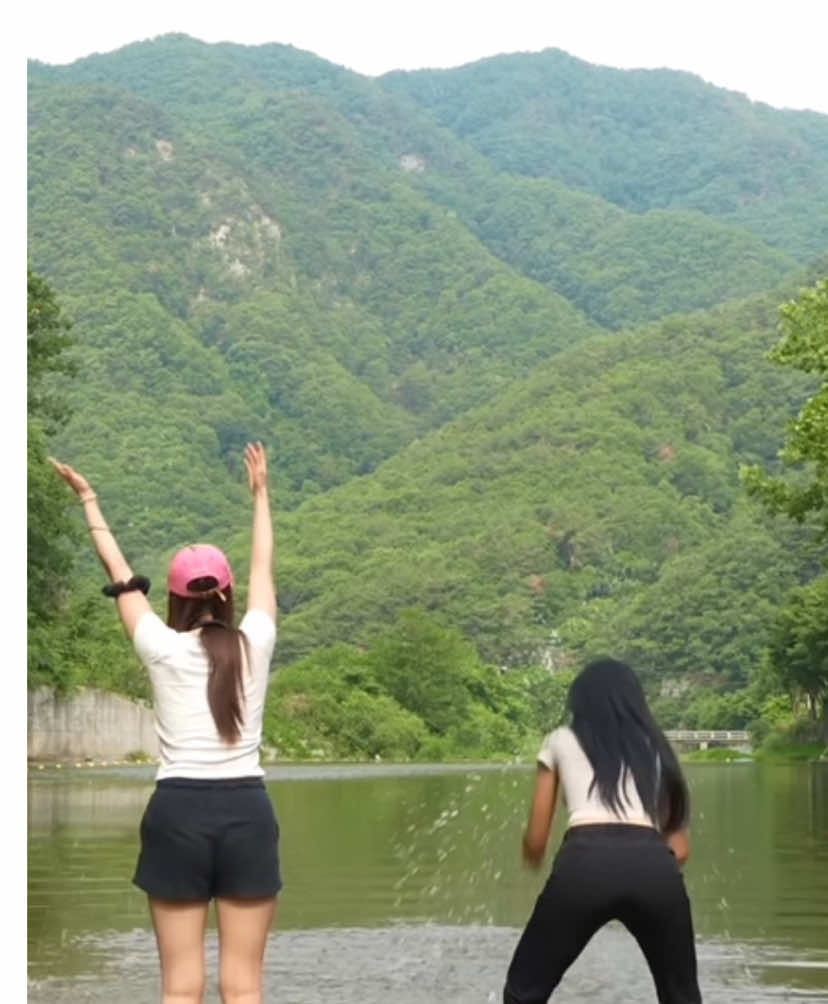 Pretty girl Camping with friends. Immerse yourself in nature #girlcamping #camp #camping #Outdoors #asmr #relax #Vlog 