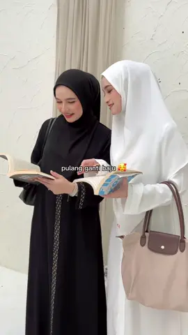 Abaya terrrr-nyaman dipake kemana aja 🥰 Mecca Classy udah bisa dipesan di mitra resmi Salvina yaa 😘😘 #abayastyle #abayagirls #abayamodern #abayafashion 