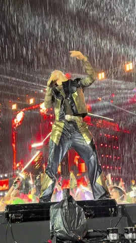 Mưa ở trên trời, lửa ở trong tim, cám ơn Gai Con đã cùng chúng tôi tắm cơn Mưa Lửa ấy 🌧️🔥❤️ #STRONG #STRONGTrongHieu #ConcertATVNCG