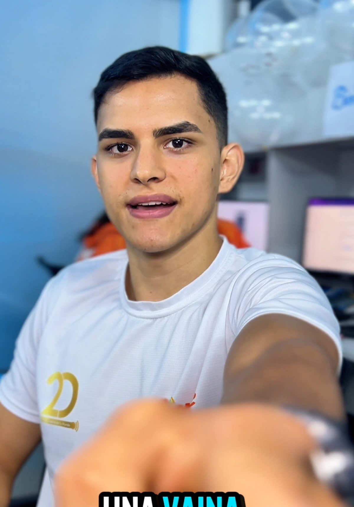 ¡Feliz Día del Padre! 👨🏻 💙  A esos papás que con sus frases iconicas nos dejan un mensaje que trasciende generación en generación ✨🫶🏼 Des una frase muy divertida hasta algo que nos marca y nos hace luchar por nuestros sueños. Feliz día papá, gracias por ser el ser más maravilloso del mundo, el más amoroso y por que simplemente eres ¡El Mejor Papá! 💙