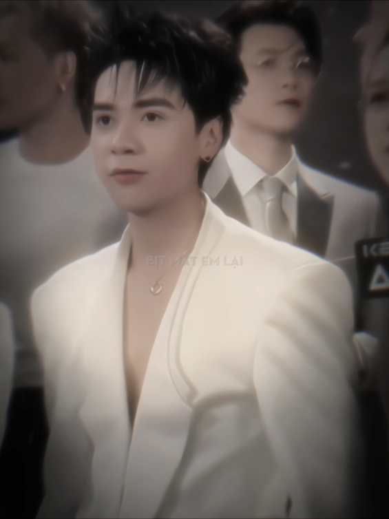 : tui sẽ tin ảnh ngây thơ trong sáng nếu như khong nghe bài 