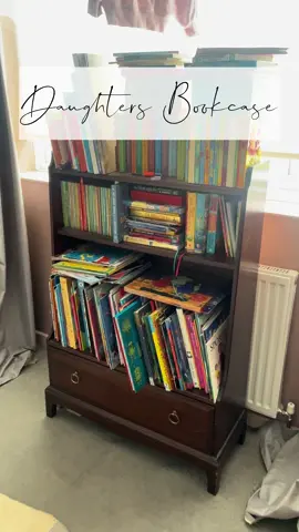 My daughter’s bookcase. Follow for part 2 ❤️ #DIY #diyproject #diyprojects #womenwhodiy #womenwhobuild #diyhomedecor 