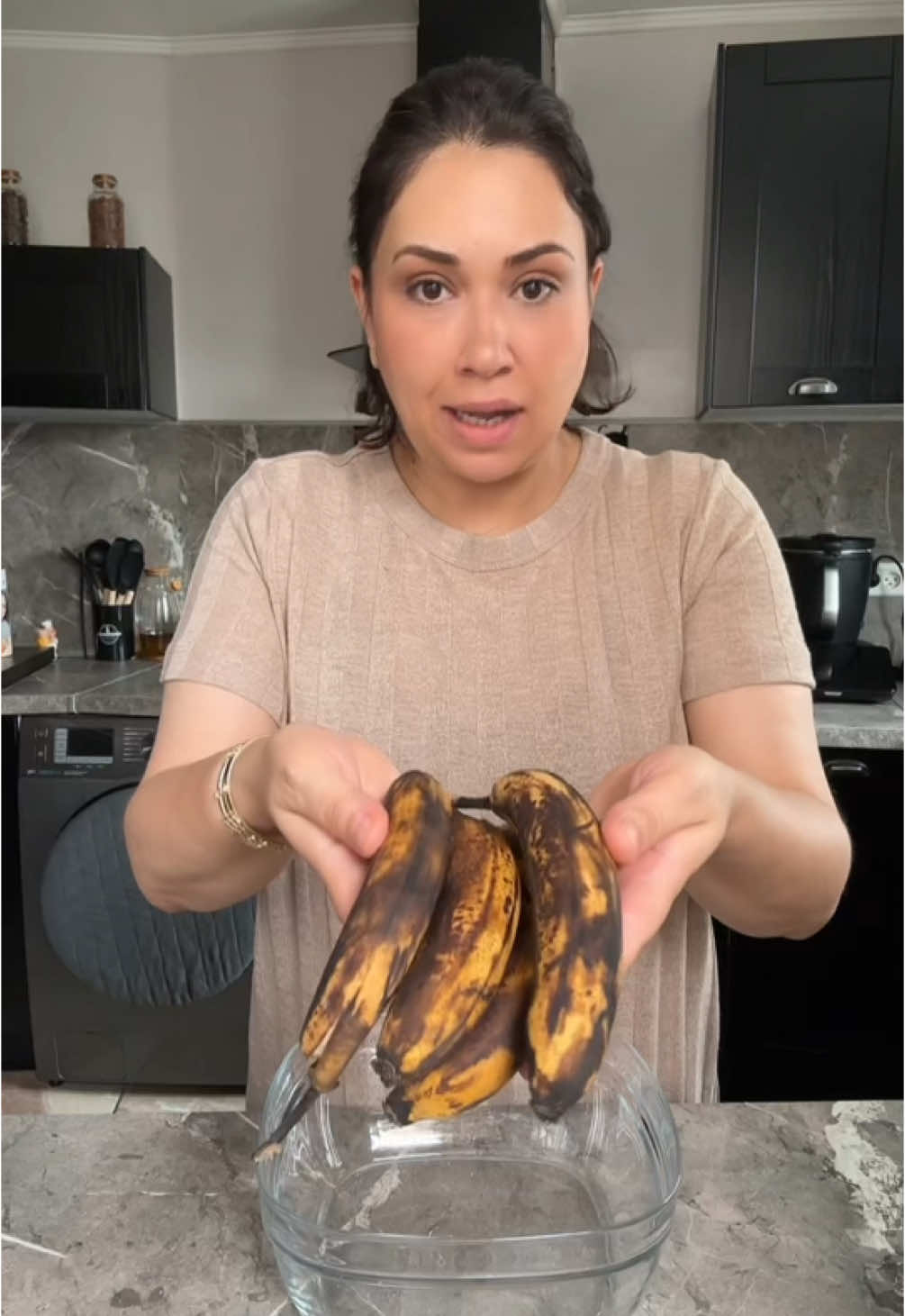 كيك  بالشوكولا والبنان recette cake, banane chocolat ##cake##cakedecorating##chocolate##banane##كيك##كيكة_الشكولاته##بنان##مغربية🇲🇦##marocaine