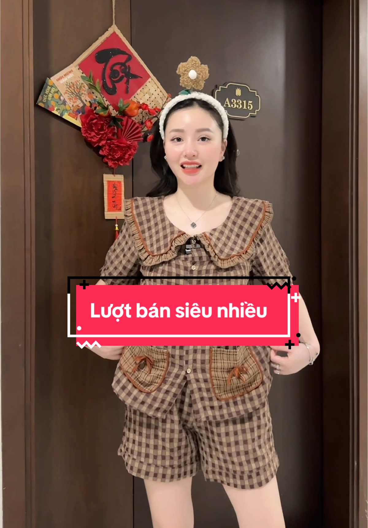 Màu nâu hơi bị trắng da đấy nhé 😍