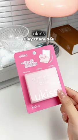 Loại hộp giấy thấm dầu mini như này dùng tiện lắm lun á #giaythamdau #ukiss #giaythamdauukiss #unboxing #reviewlamdep #fyp 