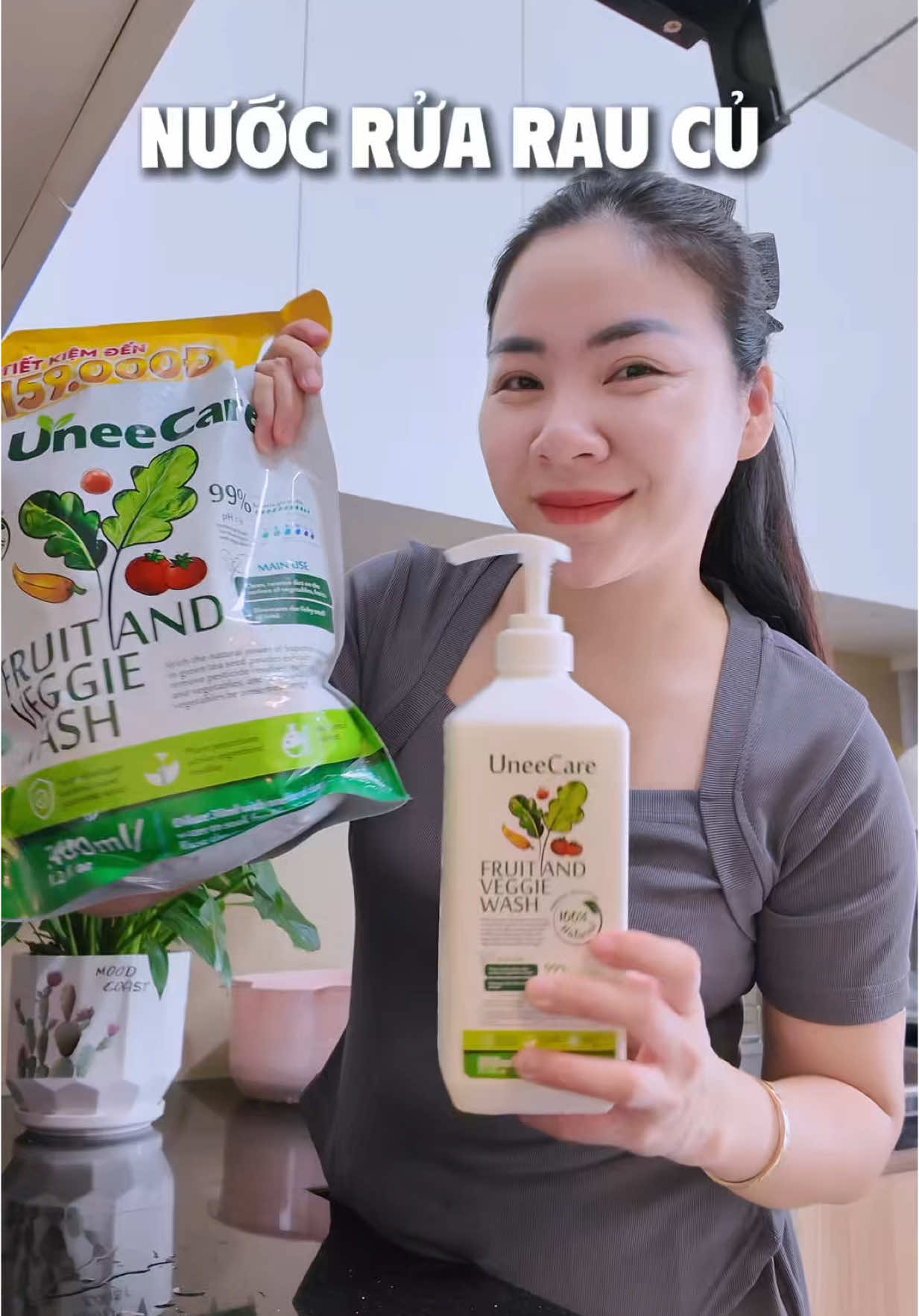 Thực phẩm ngày nào cũng ăn nên mọi người nhớ sắm nước rửa chuyên dụng để bảo vệ sức khoẻ của cả nhà nhé! #phamthihoa #mebimsua #nuocruaraucu #uneecare 
