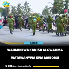 Jeshi la Polisi Kanda Maalum ya Dar es salaam leo June 15,2025 limelazimika kutumia mabomu ya machozi kutawanya Waumini wa Kanisa la Ufufuo na Uzima (Glory Of Christ Tanzania Church) la Askofu Josephat Gwajima walioamua kuandamana wakiwa na nabango kutoka katika eneo walilokuwa wanafanya Ibada kuelekea katika Kanisa lao kwa kutumia barabara ya Morogoro. Waumini hao wamebeba mabango yanayoshinikiza Kanisa lao kufunguliwa na wakitaka wapewe haki yao ya kuabudu, mabango yameandikwa “Hatutaki utekaji” na lingine “Tunataka Haki ya Kuabudu”. #newsupdatemedia 
