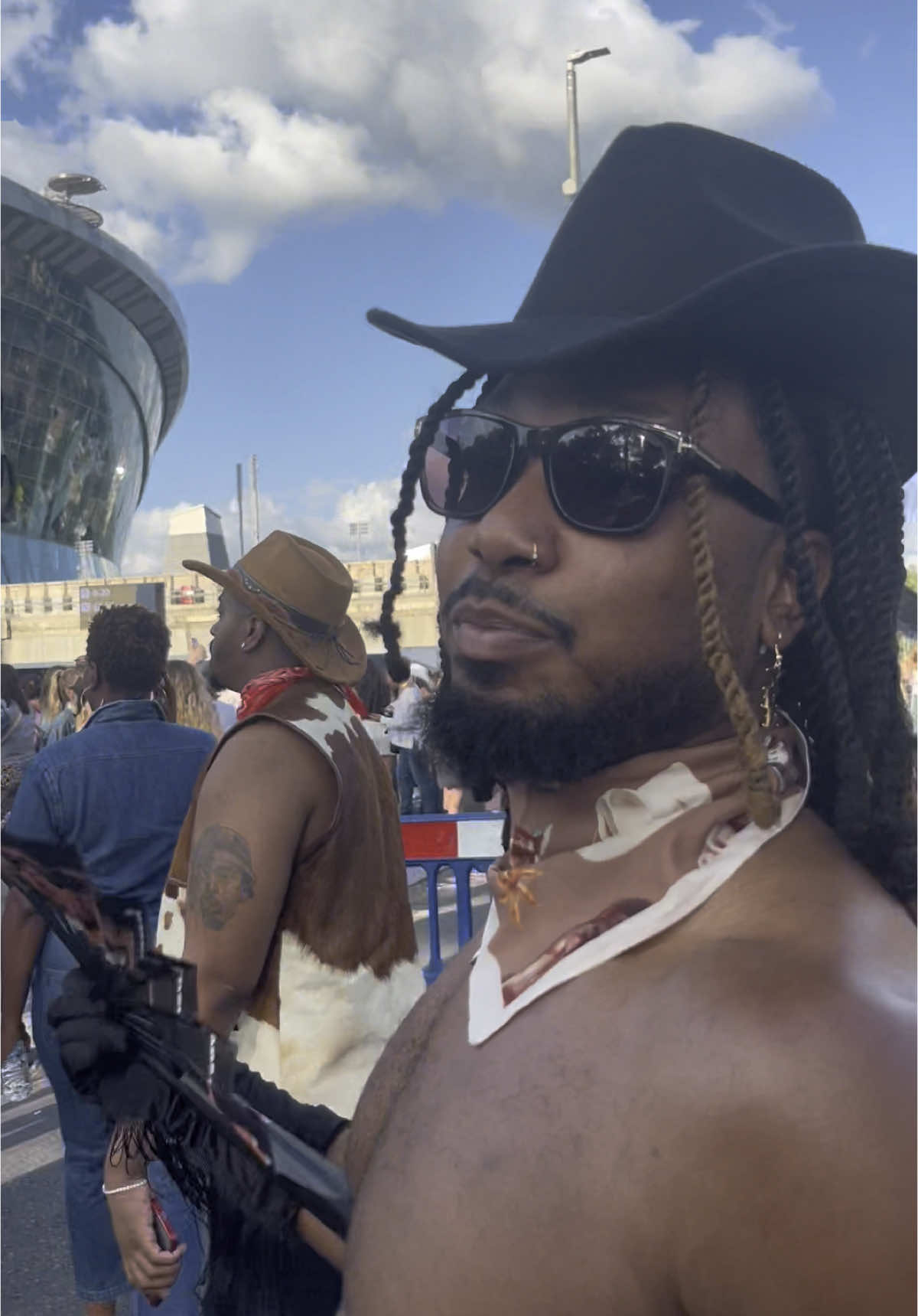 Idk why Beyonce invited all these people to our private event chile 😫 #fyp #viral #cowboycarter 