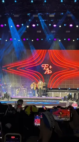 ikaw lang ang pipiliin, oh wala nang iba 🤪🫵🏻 #earlagustin #bicolmusicfestival #bicolloco2025 