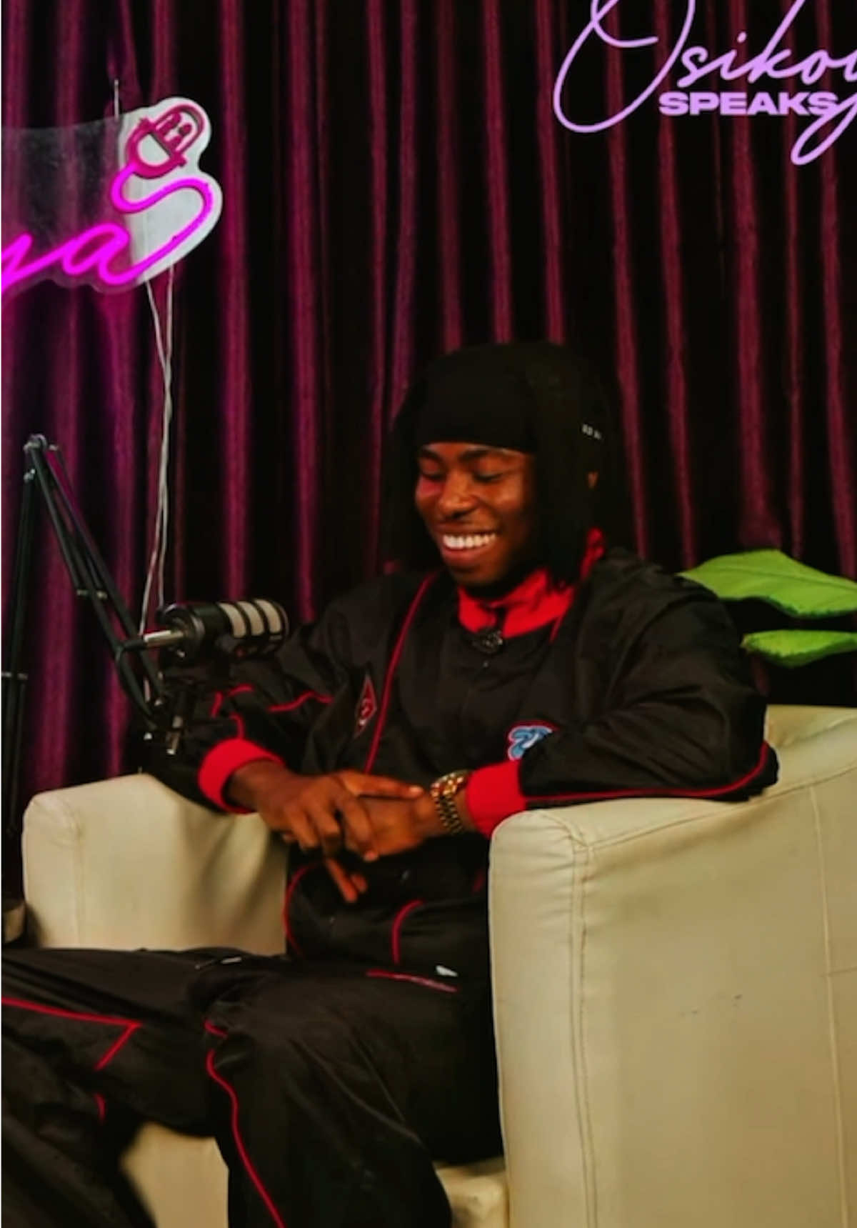 In between juggling school, exams and personal life, Fola still shows up to create music because that’s where he truly finds himself. New episode featuring @FolaPonDis out on all streaming platforms💜 Link in bio🔗 #osikoyaspeaks #nigerianpodcast #afrobeatspodcast #folapondis