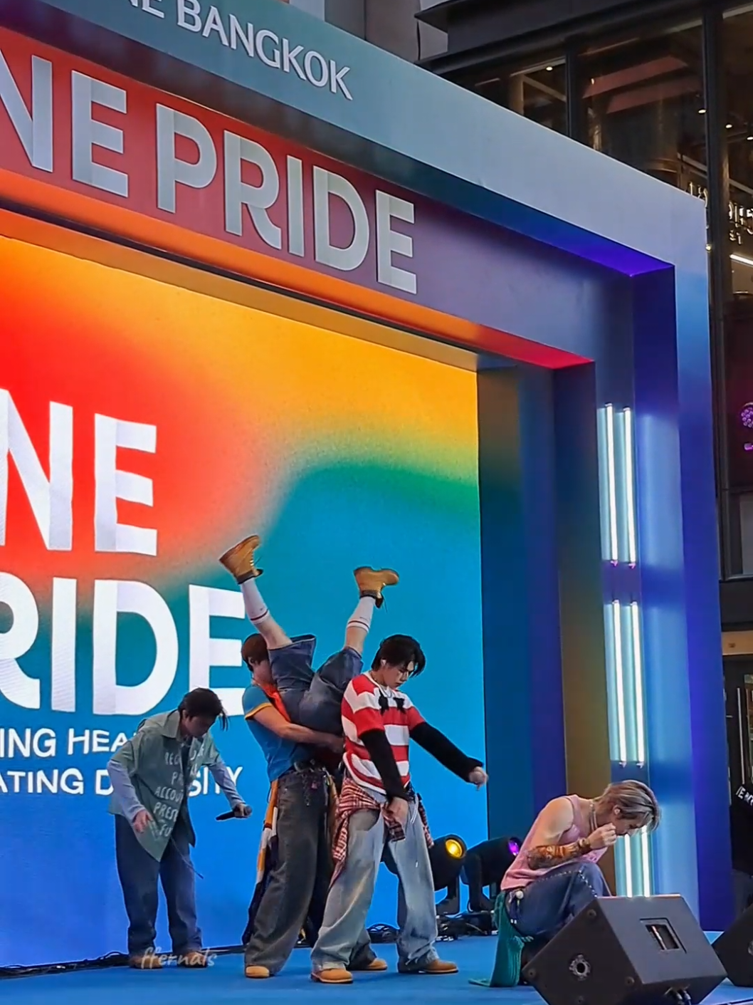 อยากเติมกายกรรมไลแคนทุกวันชอบมาก #LYKN #nnutdan #hongshihoshi #TuiChayatorn #williamjkp #Lego_Rapeepong #OneBangkokOnePridexLYKN #OneBangkokRetail 