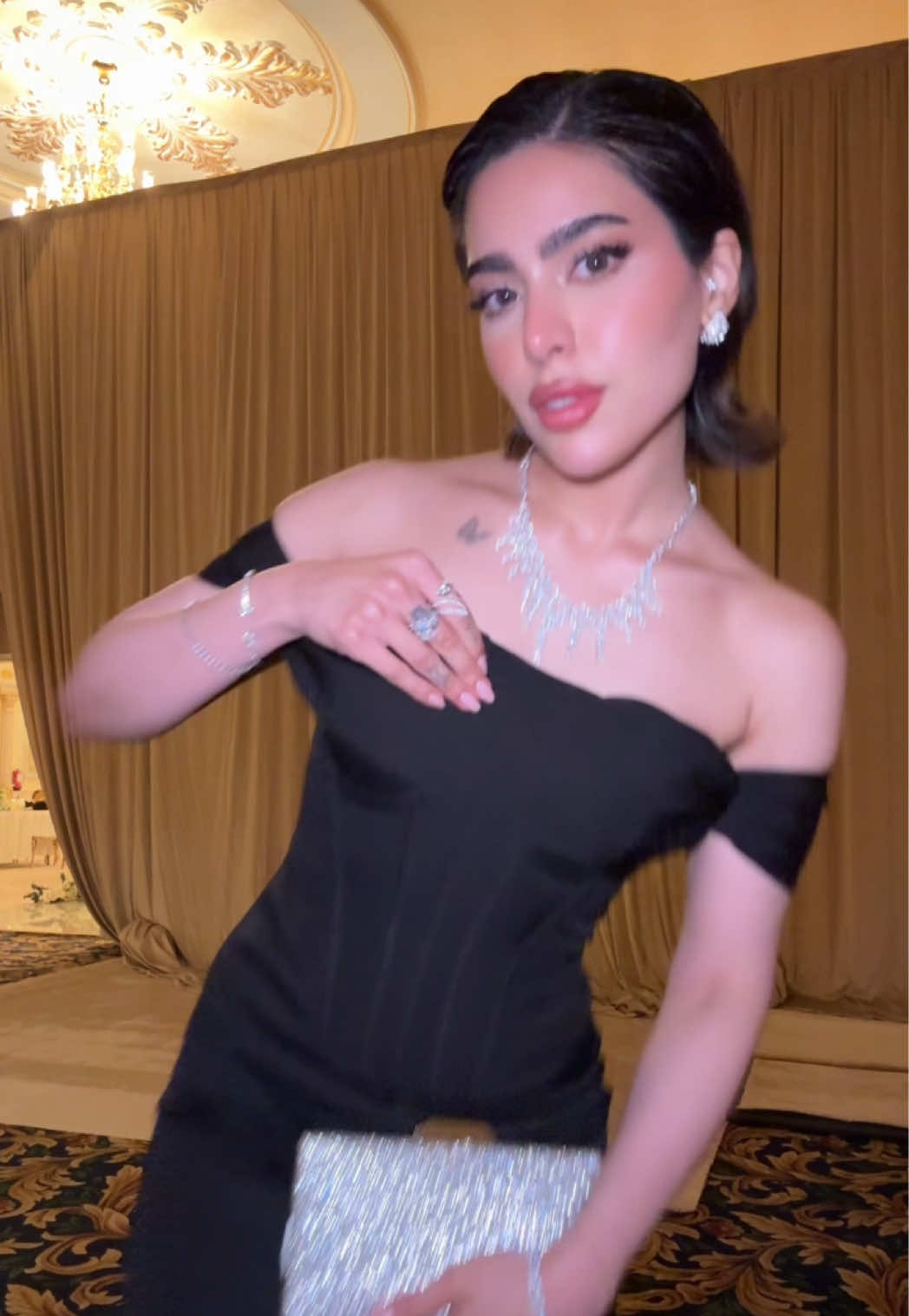 Shine bright like 💎🪄🖤✨ #fyp #هديل_حسن #blackdress #elegant #classystyle 