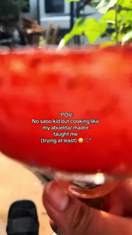 I might be a “no sabo “ kid but I definitely have all the heart of a latina🥹🤧🫶🏽 especially in the kitchen 🤍 #memories #latina #diarylog #nosabo 
