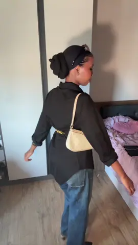 Ur girl is ready for her solo date, took a while to decide on the accessories #fyp #foru #forupage #outfit #OOTD 