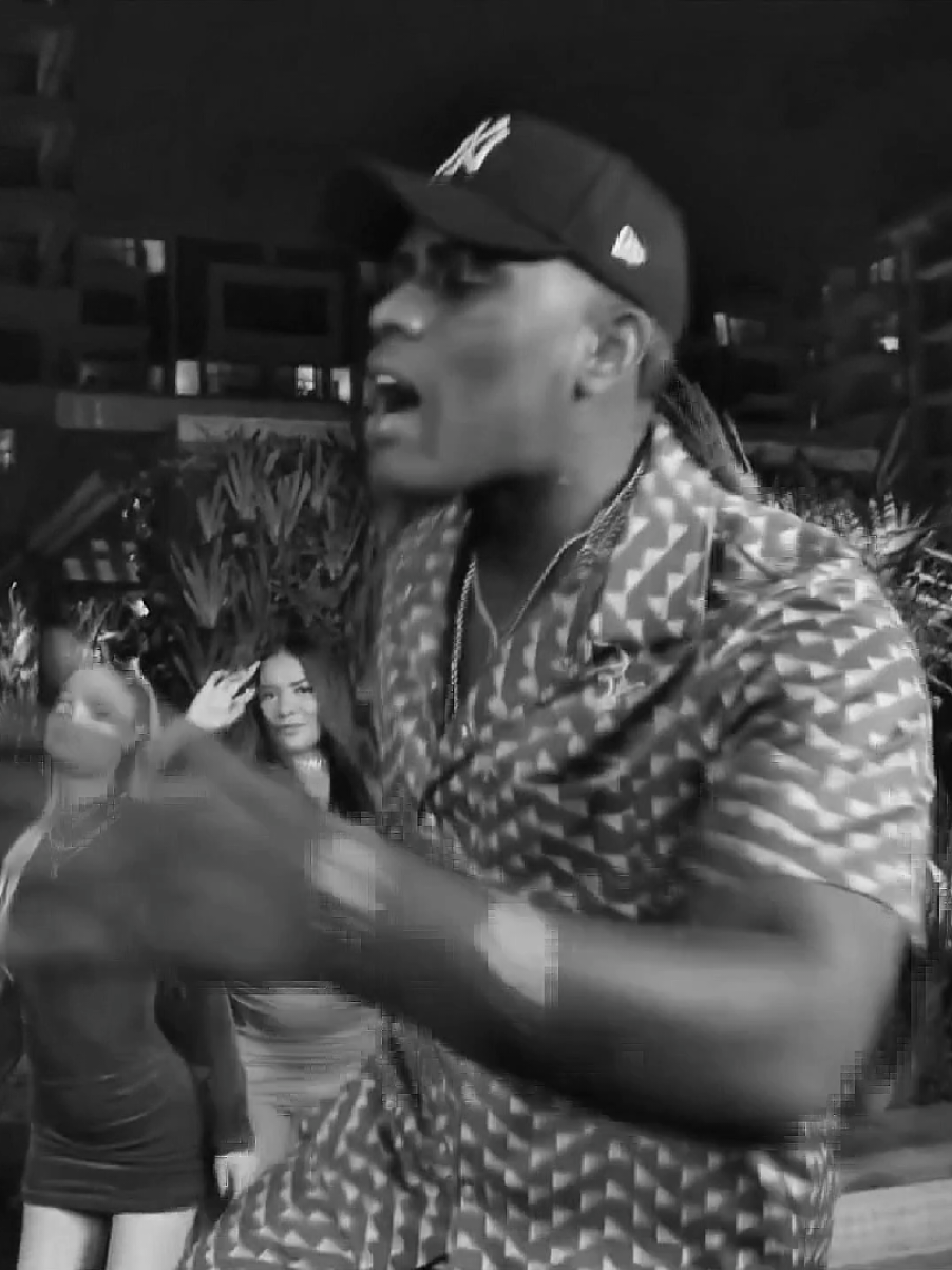 oq o ig anda pensando? #mcig #lyric #fyypage #fyy #tipografia #vaiprofy #previa 