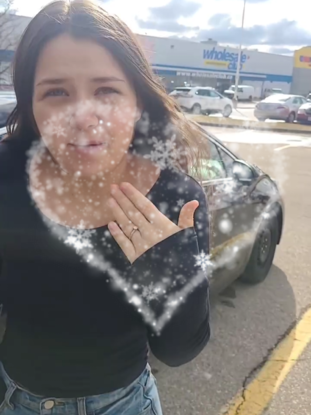 Not idea weather............❄️❄️❄️ #alxestar3 #foruyou #weather #snow #foryoupage #fypViral #freefollower💯 #RealityTV #ViralVideos @Alex Star Official 
