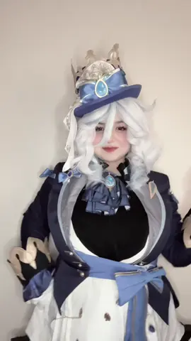 no sé porqué sigo grabando así, si no sé bailar 😭 #furina #furinacosplay #GenshinImpact #genshinimpactcosplay #fyp 