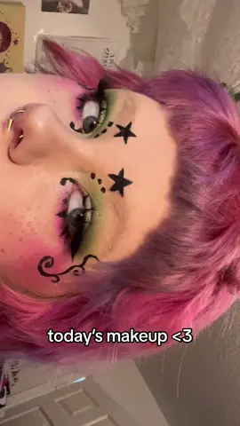 yayy #theythem #wlw #makeup #whimsytwee #whimsical 
