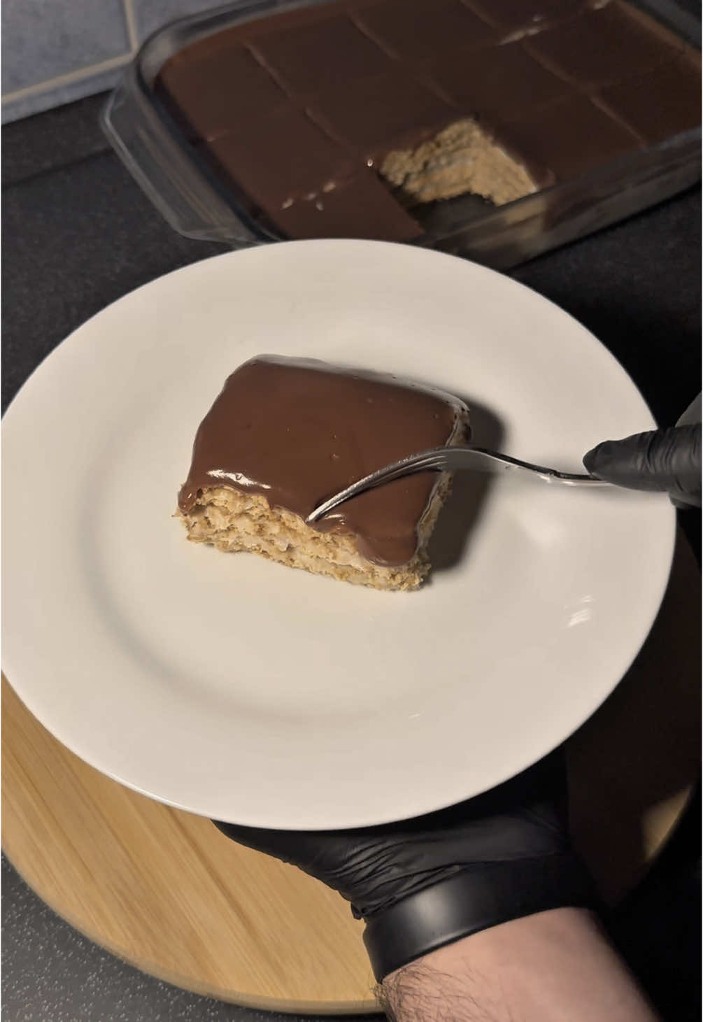 الفيديو القديم انمسح، إن شاء الله بتاكلي وما بتسمني اذا بتحطيلي تعليق ومتابعة . . . . . . . . #كيكة_الشكولاته #كيك #شوكولاته #اكسبلور #fyp #جوع_اخر_الليل #الشعب_الصيني_ماله_حل😂😂 #اكلات_سريعة #اكلات_لذيذه #فوريو #اوروبا #بنات #germany #شباب #المانيا #طبخ #مالي_خلق_احط_هاشتاقات #السعودية #قطر #كيكة_باردة #حلويات 