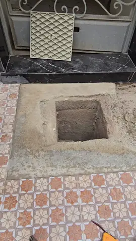 Techniques for installing a sewage box with ceramic tiles