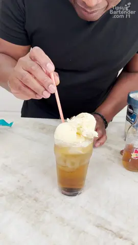 Harry Potter Butter Beer Float #cocktails #harrypotter