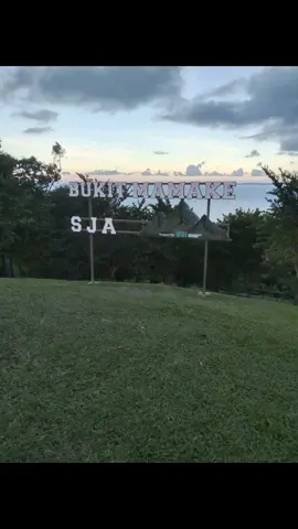 edisi jalan2 sama si gadis#fypppppppppppppp #capcut #HolaChallenge 