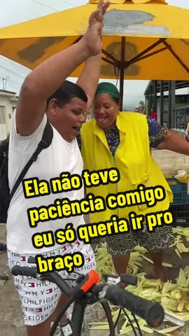 Ela não teve muita paciência comigo eu só queria ir pros braço dela