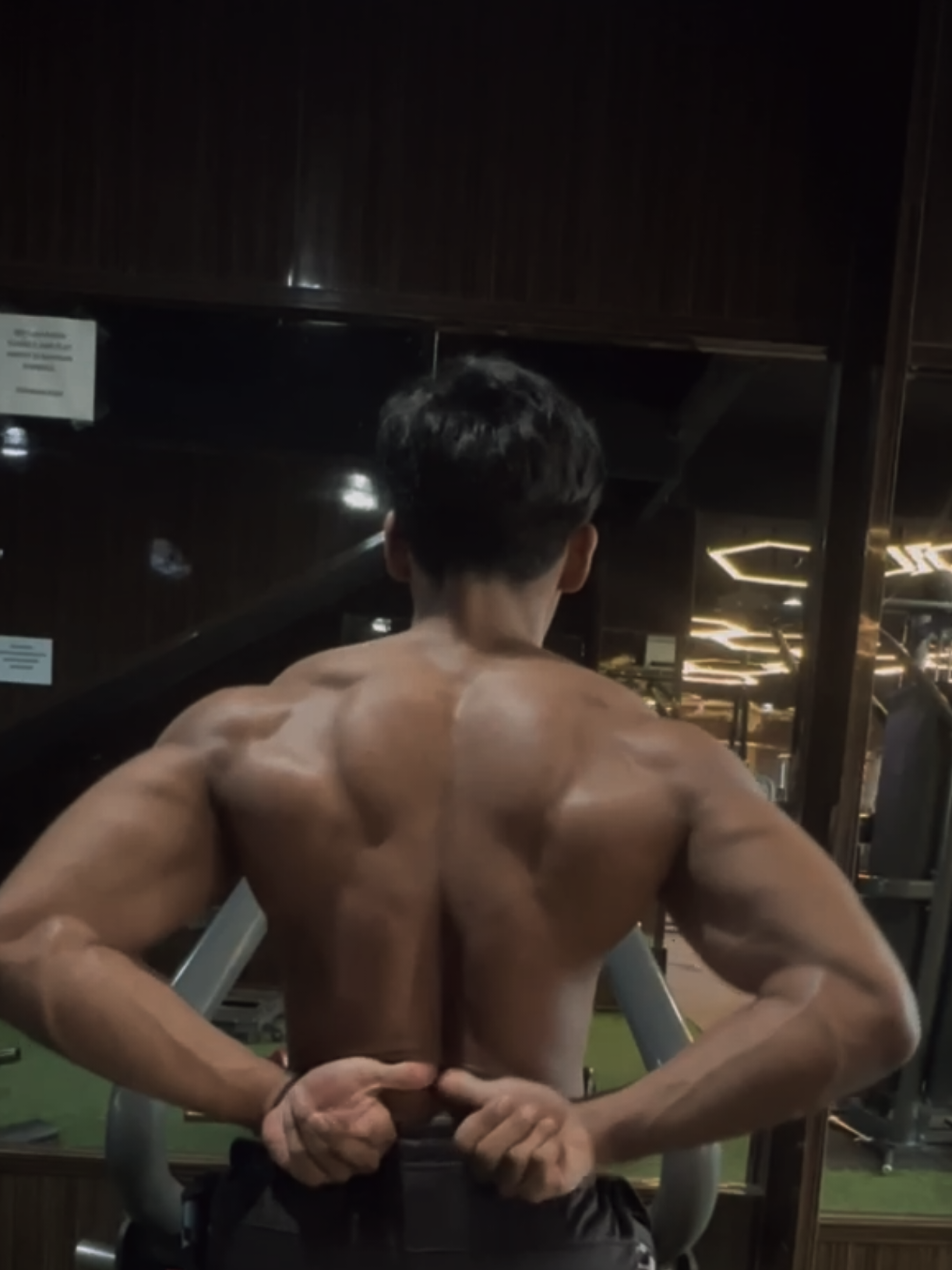 one day im gonna grow wings#radiohead #letdown #gymrat #bodybuilding #fyp #foryou 
