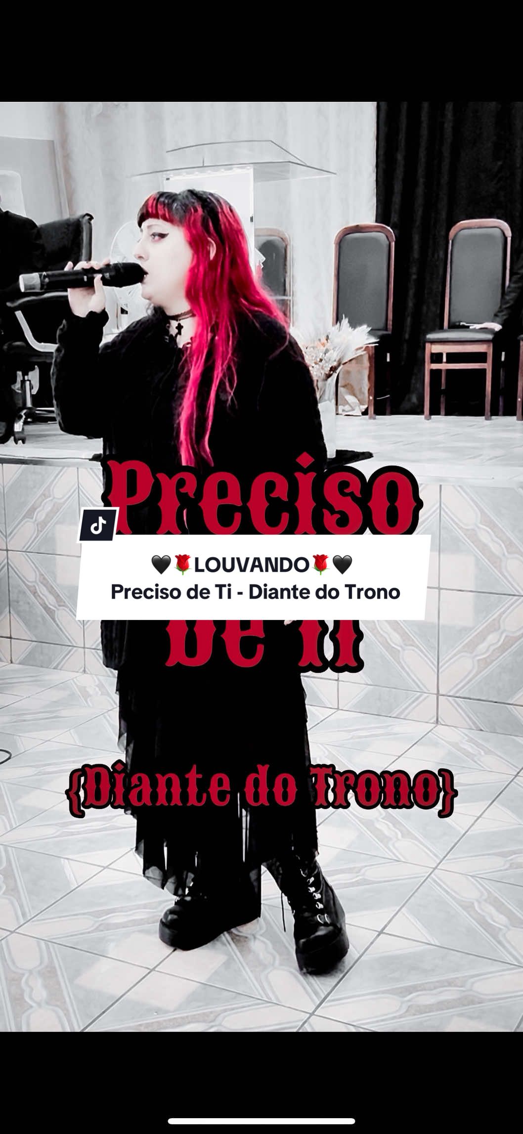 🎙️❤️Louvando na Igreja 🎶✨Preciso de Ti - Diante do Trono   Pra honra e glória do Senhor, louvei um dos meus louvores favoritos da infância. 🥺🥰🙌🏻 #fycristao #louvando #louvoreadoração #jovenscristaos #diantedotrono #gospel 