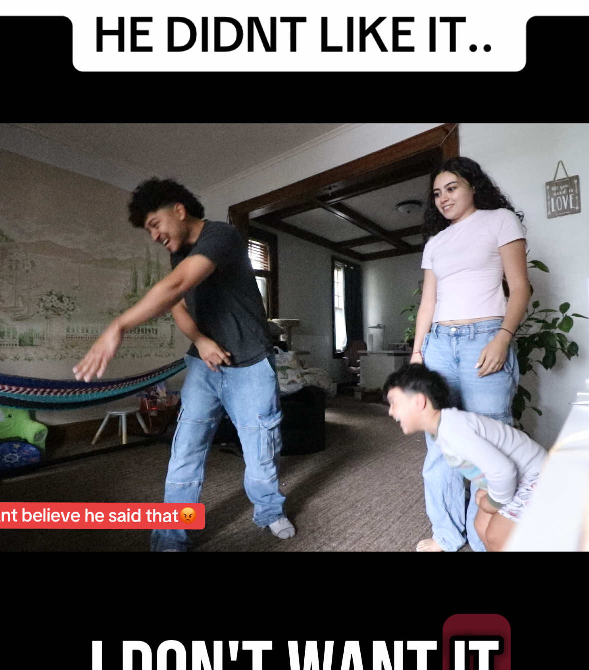Dad throws away present his gf and som gave him for fathersday.. 🤦🏽‍♂️ #FathersDay #gift #crashout #drama #chisme #pesocris #skit #prank #son #babymom 