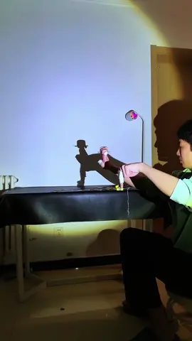 How to dance michaeljackson with hands 🙌🕺#talent #handshadow #amazing #dance #fyp #foryou #michaeljackson 