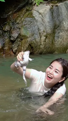 Nhà em ở lưng đồi , nơi chim rừng thánh thót , bầu trời xanh ….. ❤️cố gắng làm việc thực hiện ước mơ 