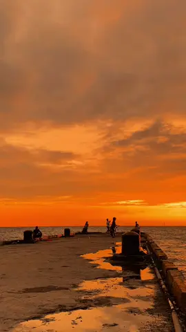 #lagutimur #storytimur #sunset #sunsetvibes 